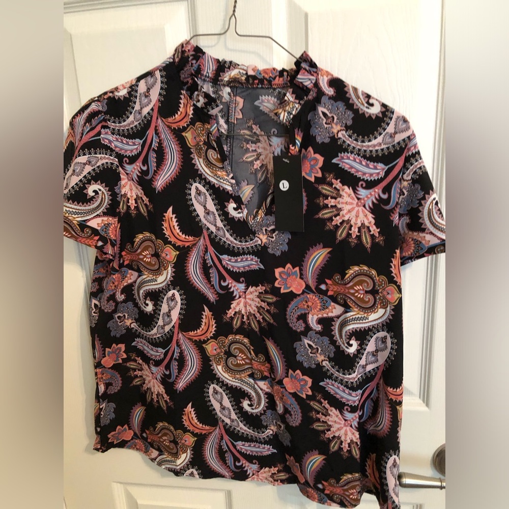 Kara and Kate paisley top Size L new with tags